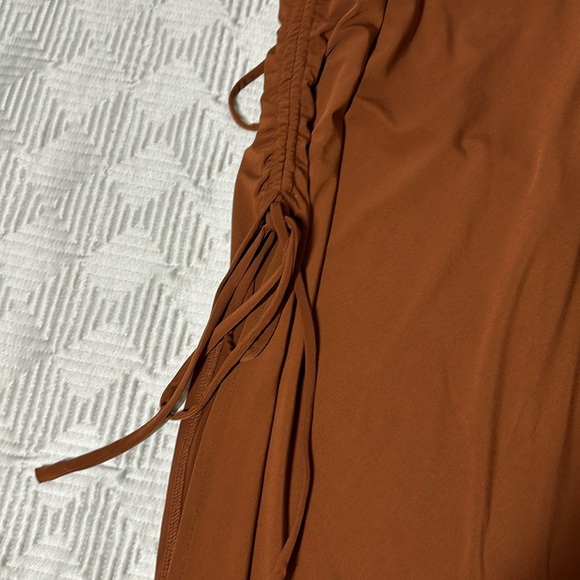 Honey and rosie side cinch slit hem dress brick color bodycon style - Picture 6 of 8